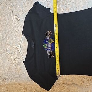 Universal Studios t-shirt M, beautiful crystals emblem. Black 100% cotton